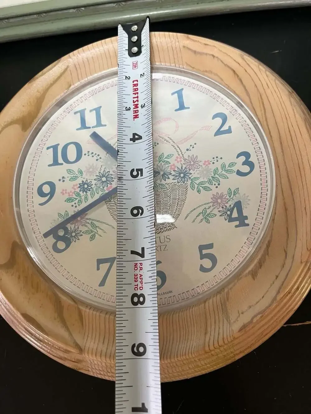 Vintage 1986 Spartus Quartz Hallmark Floral Basket Wall Clock
